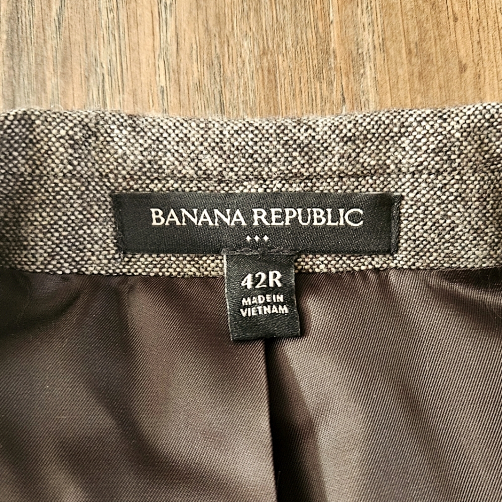 Banana Republic Suit (42R) slim - Picture 3 of 15